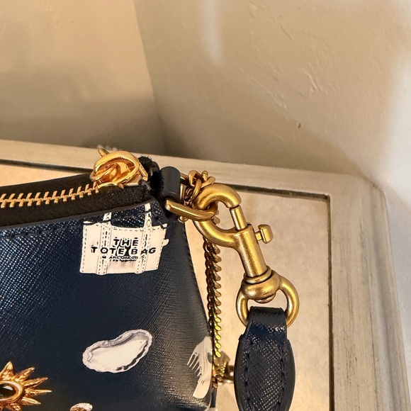 MARC JACOBS- The Trinket Snapshot Convertible Shoulder Bag - Picture 7 of 8